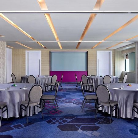 Aloft Jakarta Wahid Hasyim Exterior photo